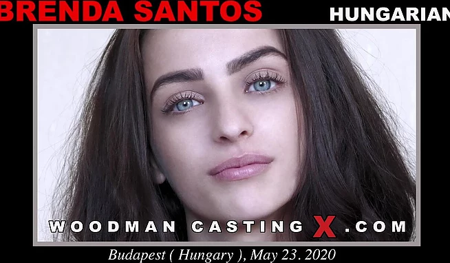 Кастинг под руководством Вудмана для миниатюрной темноволосой малышки