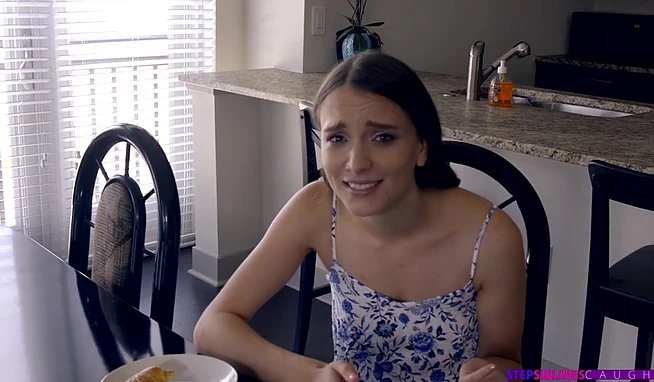 Извращенный сводный брат заполучил желанную пиздёнку сестры